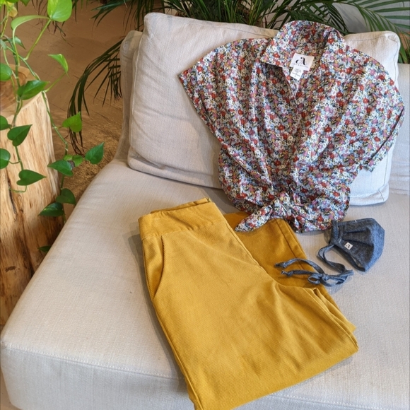 Mustard Gold Wide-Leg Corduroy Pants, Size 4, NWT - Picture 6 of 9